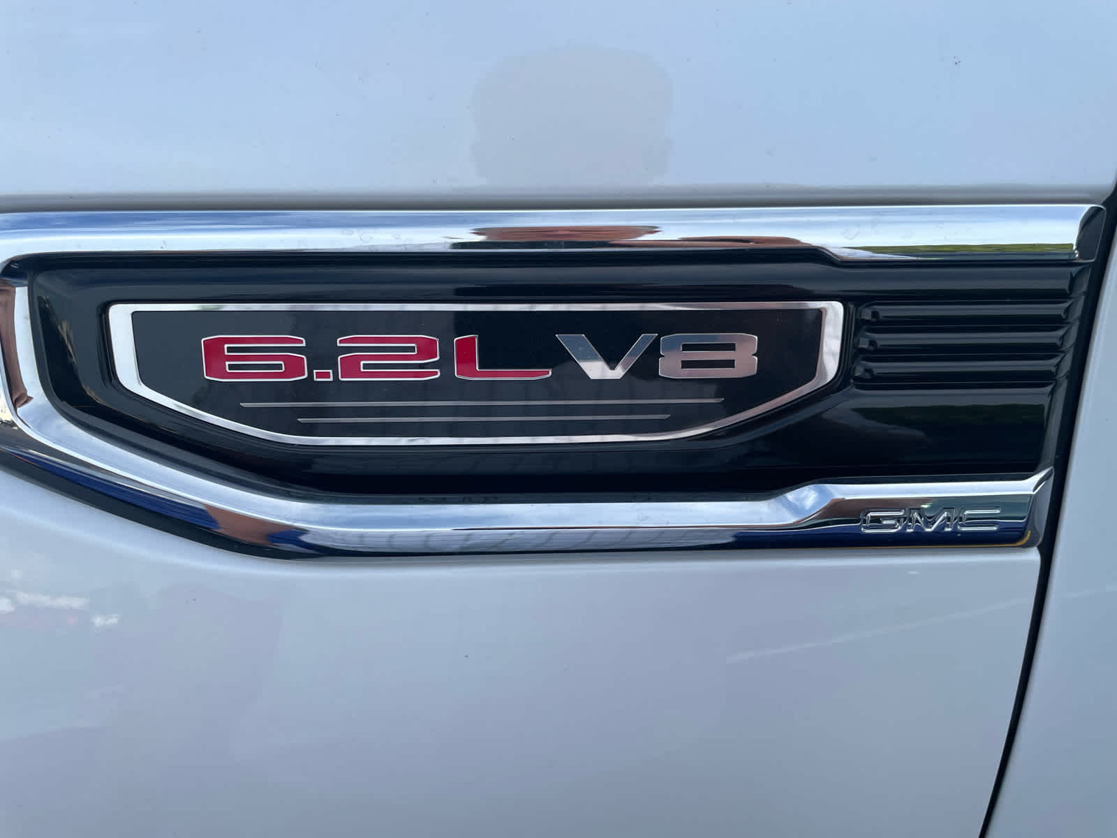 gmc sierra 1500 denali 2022 1GTUUGEL2NZ542818 image gmc sierra 1500 denali 2022 1GTUUGEL2NZ542818 image